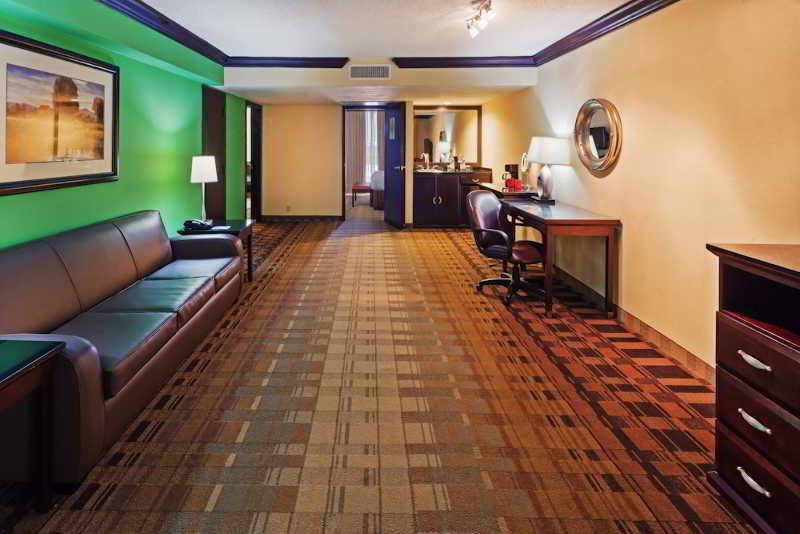 Crowne Plaza Suites Houston - Near Sugar Land Exterior photo